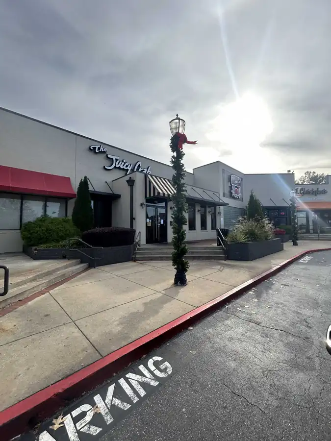 Commercial property daytime view used to plan the holiday lighting scope and approach